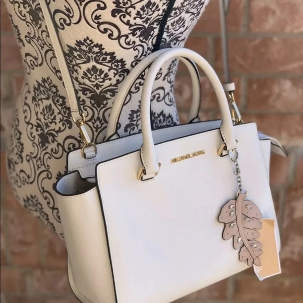 Michael kors Selma satchel bag+ keychain set